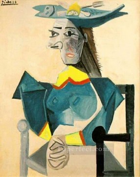  Cubismo Arte - Femme assise au chapeau poisson 1942 Cubismo